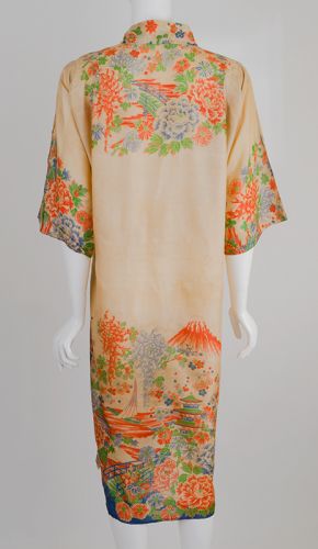 1920s Pongee Silk Japanese Kimono Robe: Ballyhoovintage.com